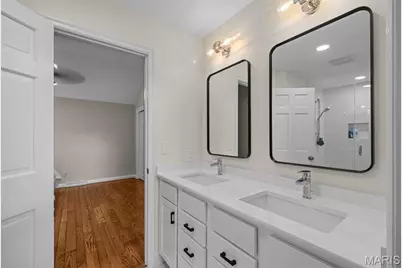 825 Greenwich Green Lane, Town and Country, MO 63017 - Photo 23