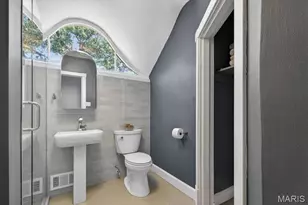 921 Newport Ave, Saint Louis, MO 63119 - Photo 37