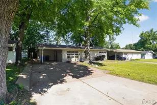 16 Brightwell Ct, Saint Louis, MO 63031 - Photo 9