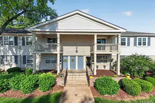 1527 Swallow Dr, Brentwood, MO 63144 - Photo 1