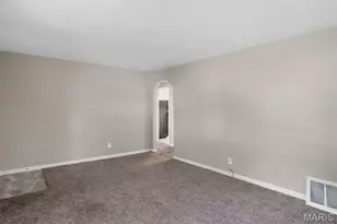 6652 Thurston Ave, Saint Louis, MO 63134 - Photo 9