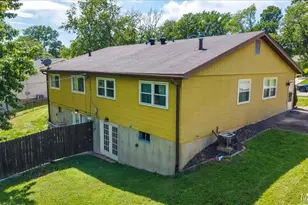 5239 Ville Anita Ct, Hazelwood, MO 63042 - Photo 3