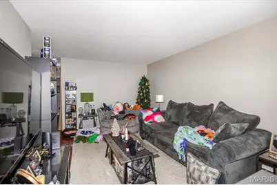 5239 Ville Anita Court, Hazelwood, MO 63042 - Photo 5