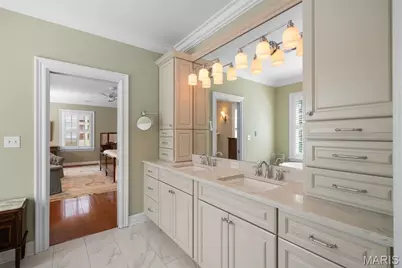 166 N Central Avenue, Clayton, MO 63105 - Photo 31