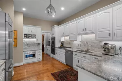 166 N Central Avenue, Clayton, MO 63105 - Photo 23
