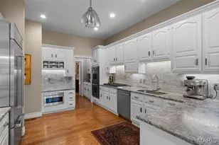166 N Central Ave, Clayton, MO 63105 - Photo 23