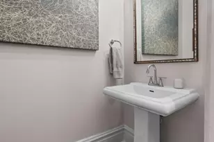 2745 Armand Pl, Saint Louis, MO 63104 - Photo 17