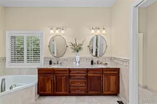 279 Greycliff Bluff Dr, Saint Louis, MO 63129 - Photo 41