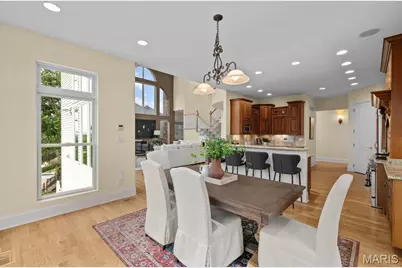 279 Greycliff Bluff Drive, Saint Louis, MO 63129 - Photo 7