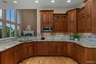279 Greycliff Bluff Dr, Saint Louis, MO 63129 - Photo 37
