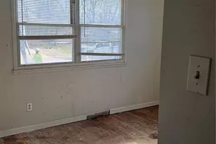 842 Holiday Ave, Hazelwood, MO 63042 - Photo 7