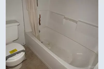 842 Holiday Avenue, Hazelwood, MO 63042 - Photo 5