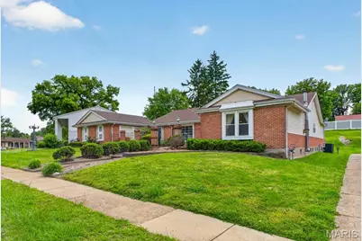 5 Blossomwood Court, Florissant, MO 63033 - Photo 1