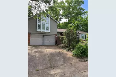 495 Graywood Drive, Ballwin, MO 63011 - Photo 1