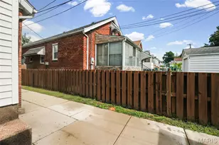 9058 Rosemary Ave, Saint Louis, MO 63123 - Photo 29
