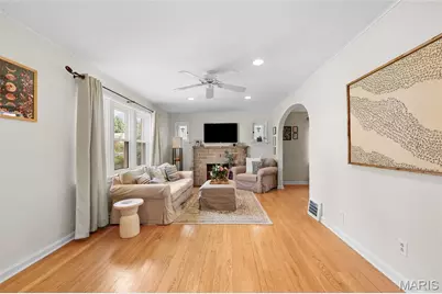 9058 Rosemary Avenue, Saint Louis, MO 63123 - Photo 3
