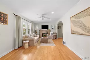9058 Rosemary Ave, Saint Louis, MO 63123 - Photo 3