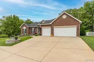 3607 Bear Creek Ridge Ct, Wentzville, MO 63385 - Photo 3
