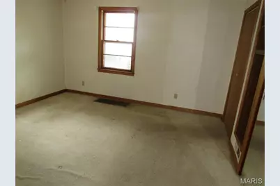 627 S Benton Avenue, Saint Charles, MO 63301 - Photo 9