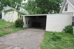 627 S Benton Ave, Saint Charles, MO 63301 - Photo 3