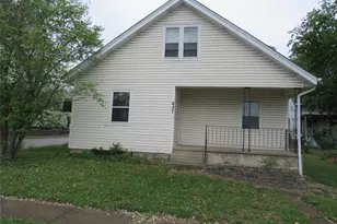 627 S Benton Ave, Saint Charles, MO 63301 - Photo 1