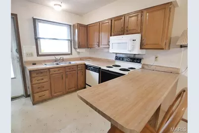 12228 Tarpon Drive, Florissant, MO 63033 - Photo 9
