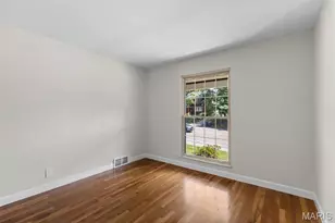 821 S Sappington Rd, Saint Louis, MO 63126 - Photo 19