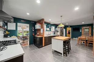 7204 Rockspring Dr, Affton, MO 63123 - Photo 9