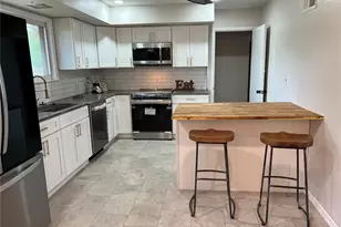 5144 Wallingford Dr, Saint Louis, MO 63121 - Photo 9