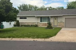422 Barron Ln, Webster Groves, MO 63119 - Photo 1