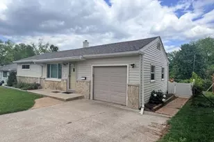 422 Barron Ln, Webster Groves, MO 63119 - Photo 3