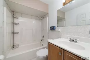 422 Barron Ln, Webster Groves, MO 63119 - Photo 17