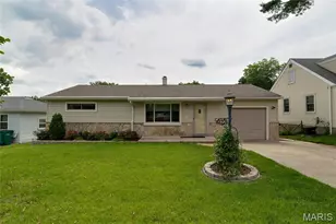 422 Barron Ln, Webster Groves, MO 63119 - Photo 1
