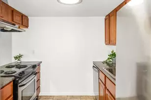 1084 Mersey Bend Dr, Saint Louis, MO 63129 - Photo 7
