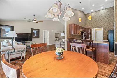 3242 Woodridge Center Parkway, Saint Louis, MO 63129 - Photo 5