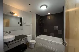 2201 Locust St, Saint Louis, MO 63103 - Photo 23