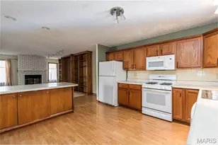 1938 Riverwood Trails Dr, Hazelwood, MO 63031 - Photo 7