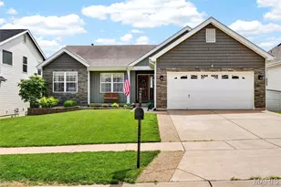 192 Roxbury Dr, O'Fallon, MO 63366 - Photo 1