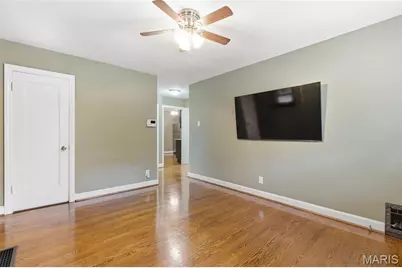 7078 Lindenwood Place, Saint Louis, MO 63109 - Photo 5