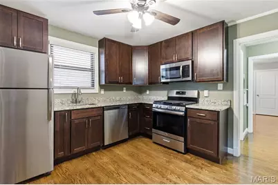 7078 Lindenwood Place, Saint Louis, MO 63109 - Photo 7