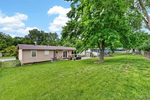 516 Crestview Ln, Saint Charles, MO 63301 - Photo 31