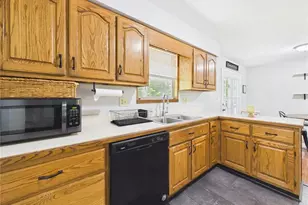 6201 Pinecrest Dr, Poplar Bluff, MO 63901 - Photo 11