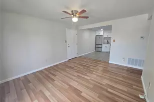 4334 Arrow Tree Dr, Saint Louis, MO 63128 - Photo 3