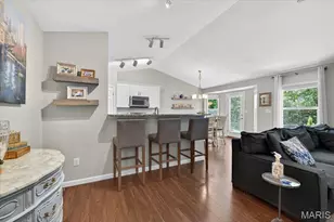 542 Springhurst Pkwy, O'Fallon, MO 63368 - Photo 9