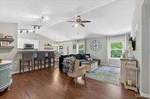 542 Springhurst Pkwy, O'Fallon, MO 63368 - Photo 7