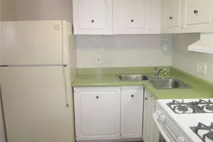 7287 N Hanley Rd, Hazelwood, MO 63042 - Photo 9