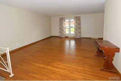 111 Green Acres Road, Bellefontaine Neighbors, MO 63137 - Photo 3