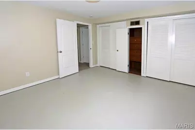 111 Green Acres Road, Bellefontaine Neighbors, MO 63137 - Photo 25