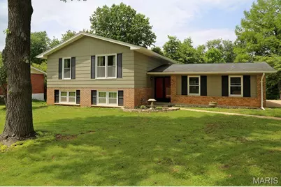111 Green Acres Road, Bellefontaine Neighbors, MO 63137 - Photo 1