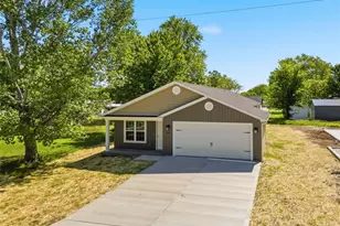 256 Walnut St, Hawk Point, MO 63349 - Photo 7